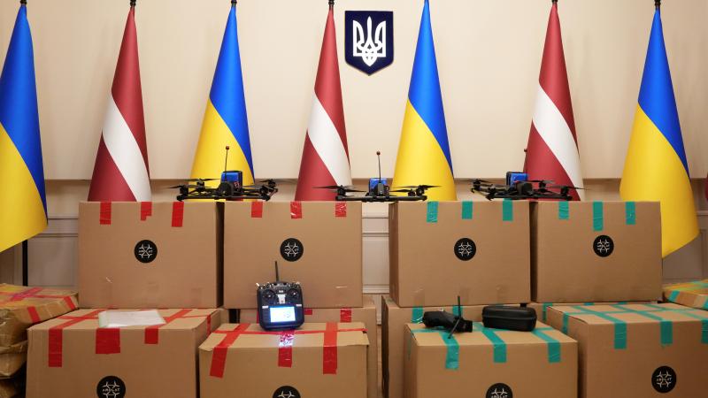 Latvija Ukrainas bruņotajiem spēkiem nosūta 100 dronus